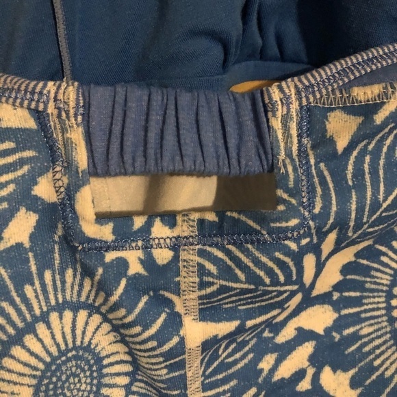 Lululemon Namaste Blue Geo Floral Ruched Halter Tank - Picture 6 of 7